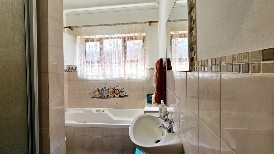 7 Bedroom Property for Sale in Oyster Bay Eastern Cape